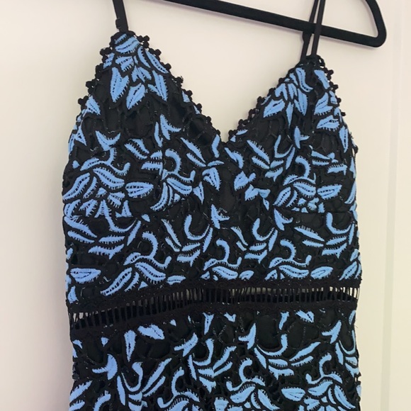 Black and blue floral lace dress - Picture 2 of 3